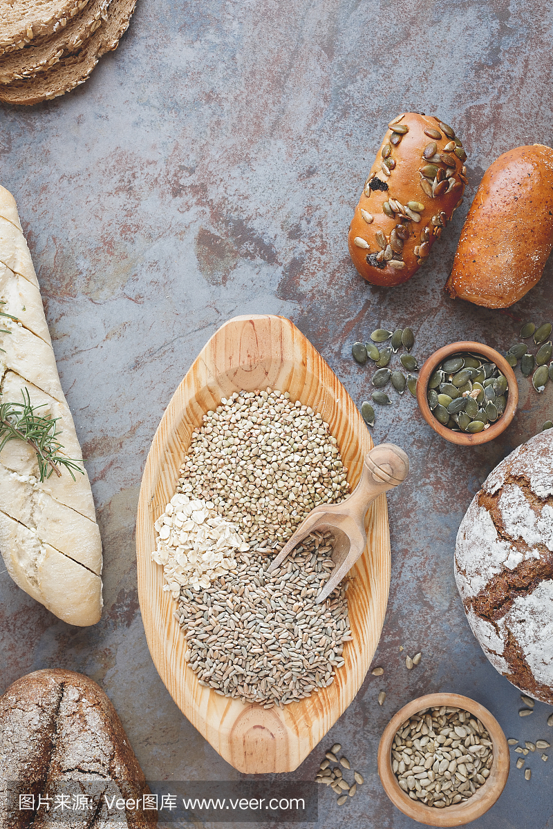 面包产品含有不同的种子和谷物